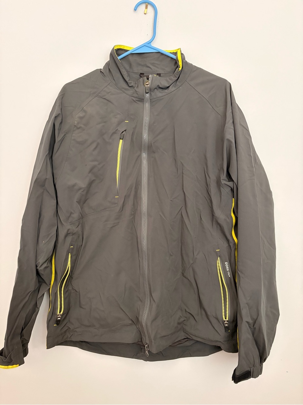 Zero Restriction Windbreaker